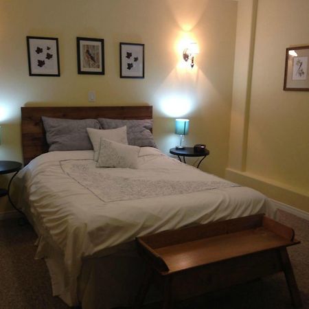 The Treehouse Bed And Breakfast Flesherton Экстерьер фото