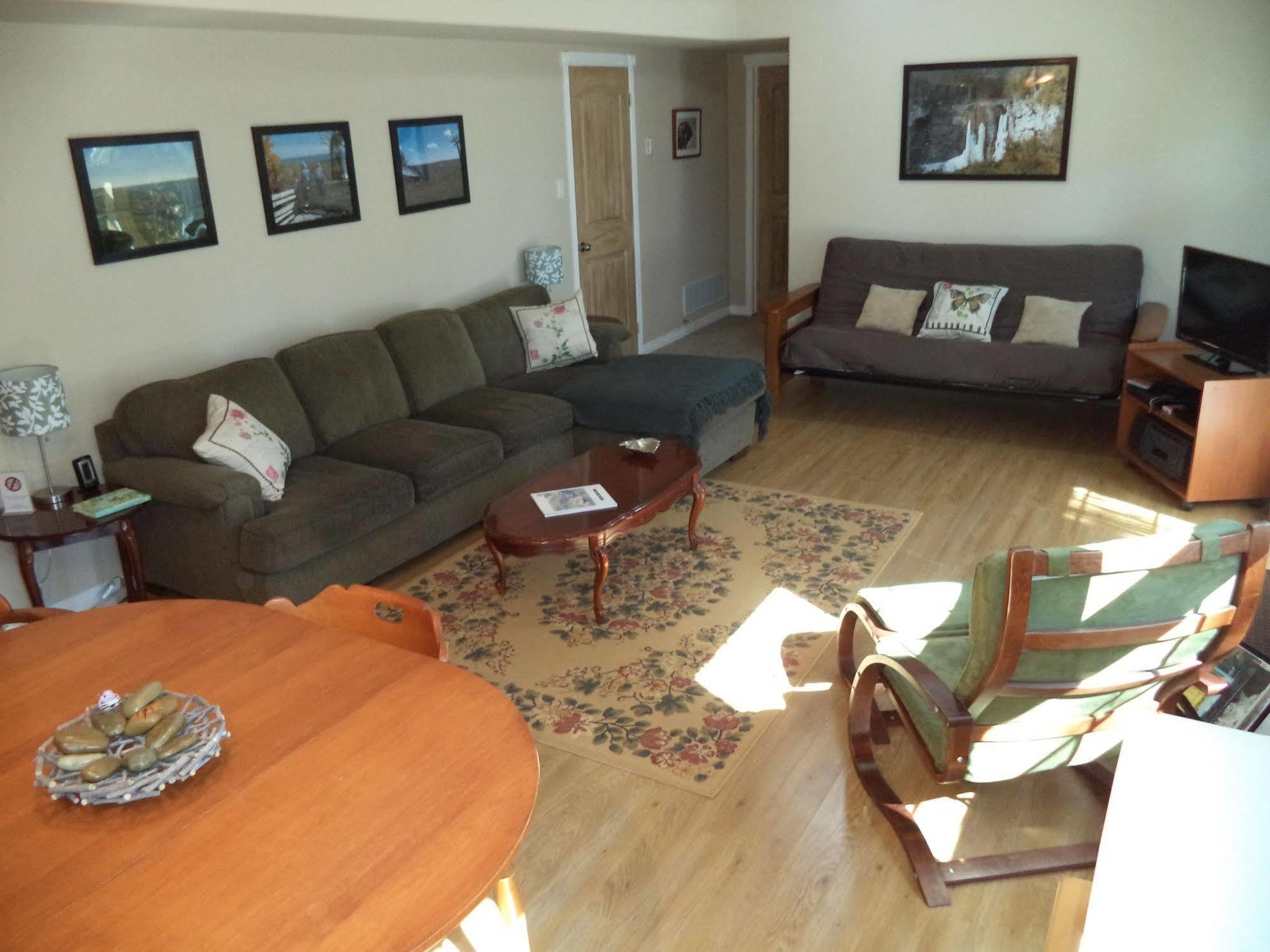The Treehouse Bed And Breakfast Flesherton Экстерьер фото