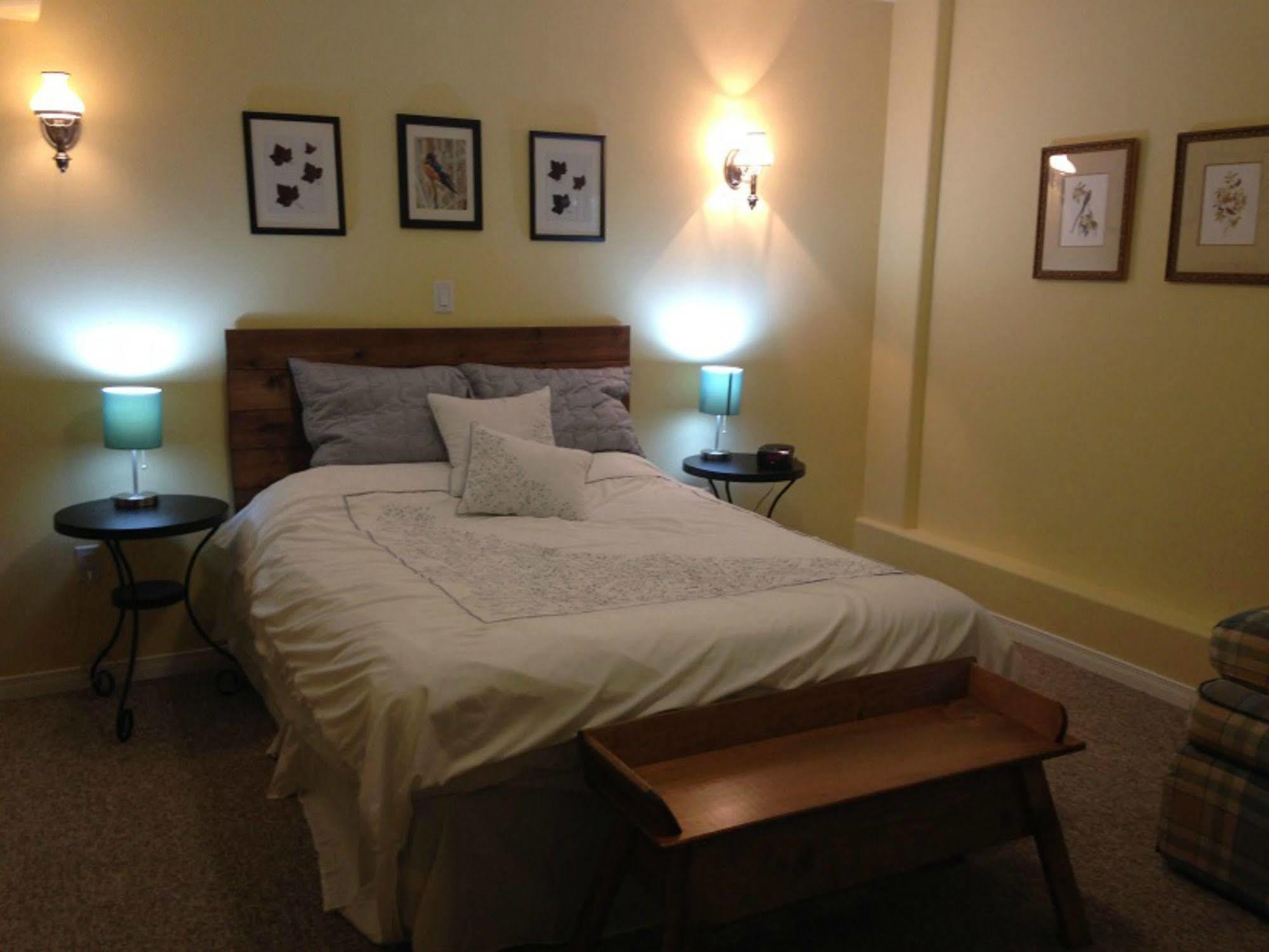 The Treehouse Bed And Breakfast Flesherton Экстерьер фото